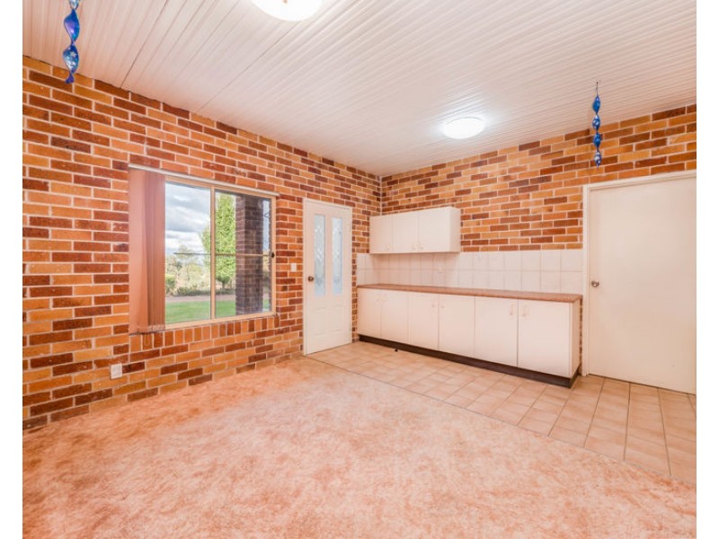 23 Highlands Road, Armidale NSW 2350