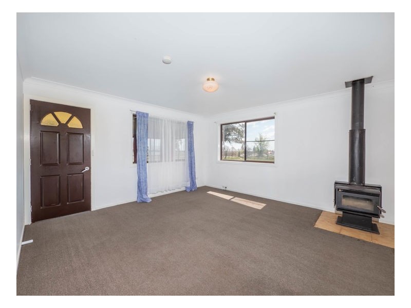 219 Falconer Street, Guyra NSW 2365