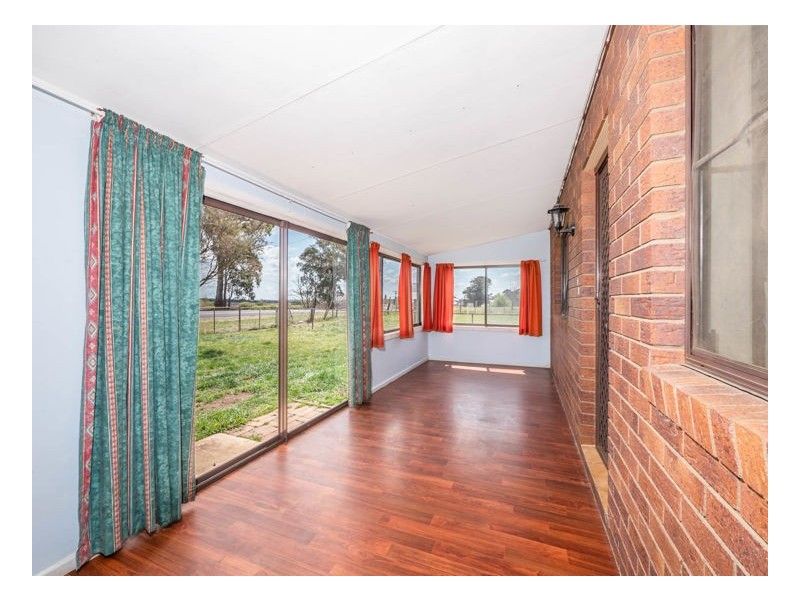 219 Falconer Street, Guyra NSW 2365