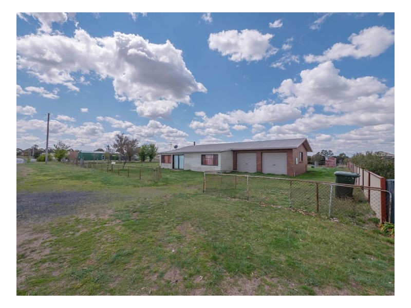 219 Falconer Street, Guyra NSW 2365