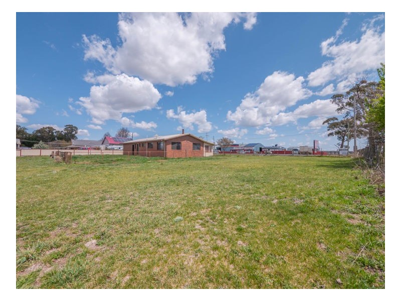 219 Falconer Street, Guyra NSW 2365