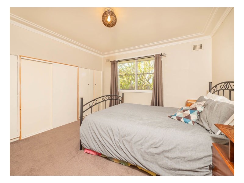 82A Erskine Street, Armidale NSW 2350