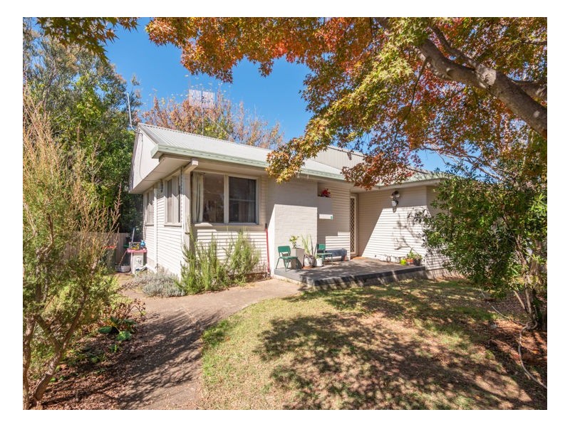 82A Erskine Street, Armidale NSW 2350