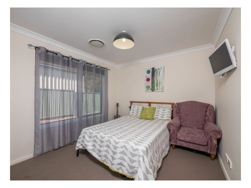 18 Amber Close, Armidale NSW 2350