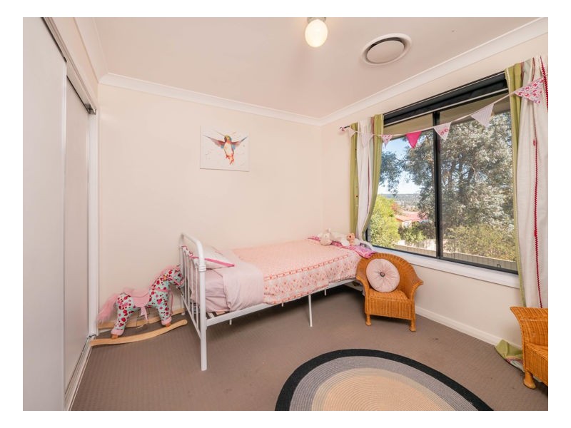 18 Amber Close, Armidale NSW 2350