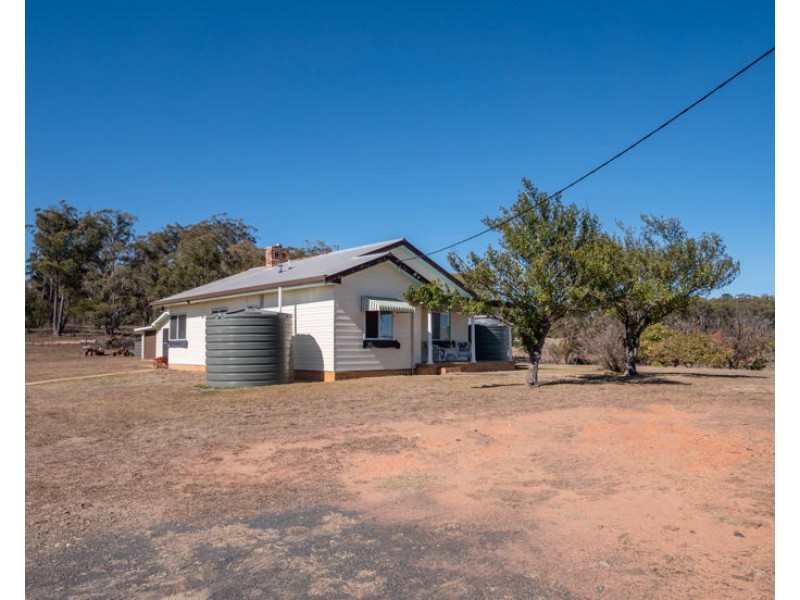 88 Bullens Road, Uralla NSW 2358