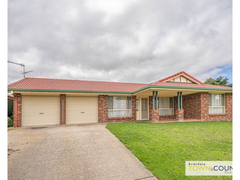 8 Eleanor Close, Armidale NSW 2350