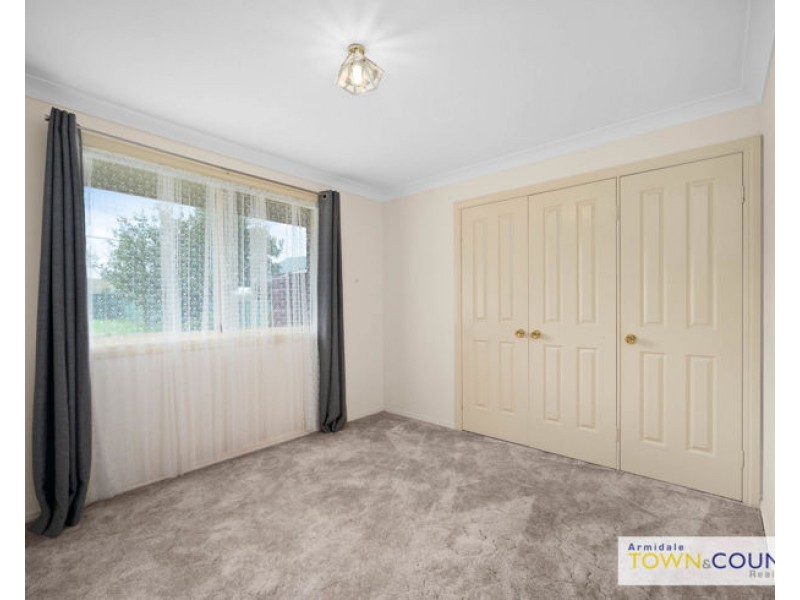 8 Eleanor Close, Armidale NSW 2350