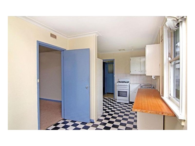 8 Glenelg Road, Armidale NSW 2350