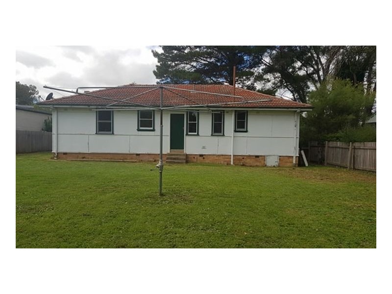 8 Glenelg Road, Armidale NSW 2350