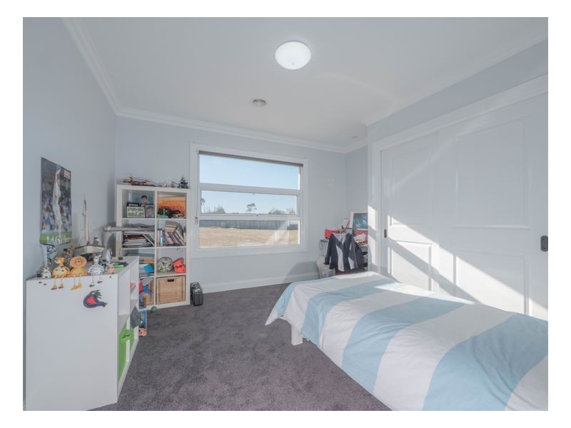 73 Macleay Way, Armidale NSW 2350