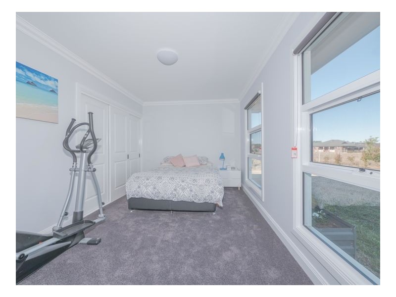 73 Macleay Way, Armidale NSW 2350