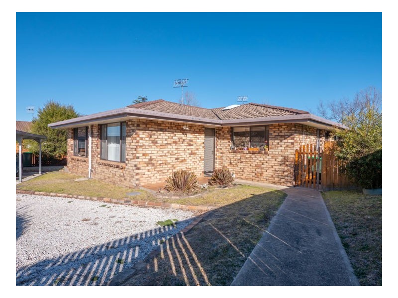 1 & 2/4 Wade Avenue, Armidale NSW 2350