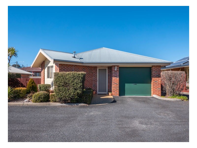 2/10-12 Speare Ave, Armidale NSW 2350