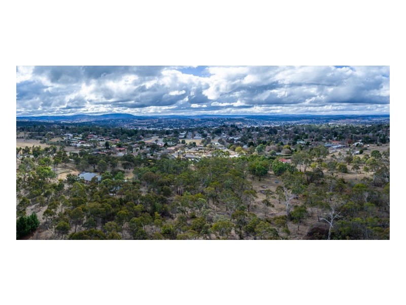 21 Kellys Plains Road, Armidale NSW 2350