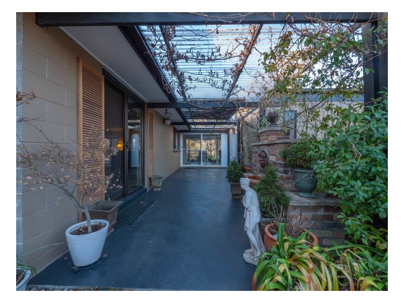 5 Thomsons Road, Armidale NSW 2350