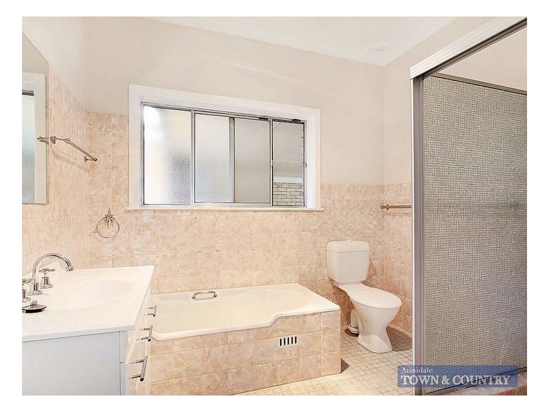 9 St Andrews Avenue, Armidale NSW 2350