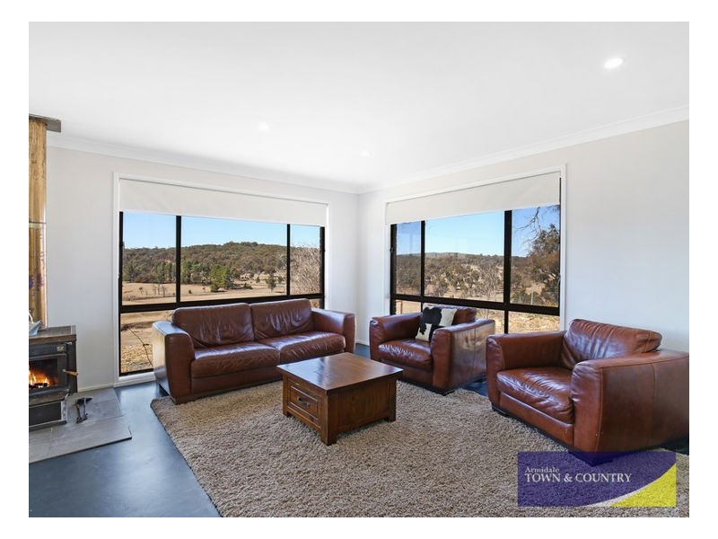 17 Herbert Park Road, Armidale NSW 2350