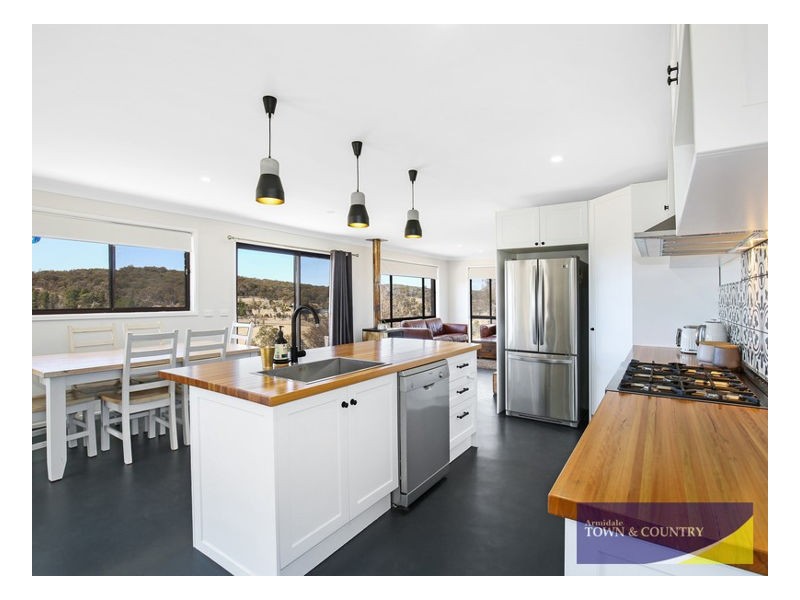 17 Herbert Park Road, Armidale NSW 2350