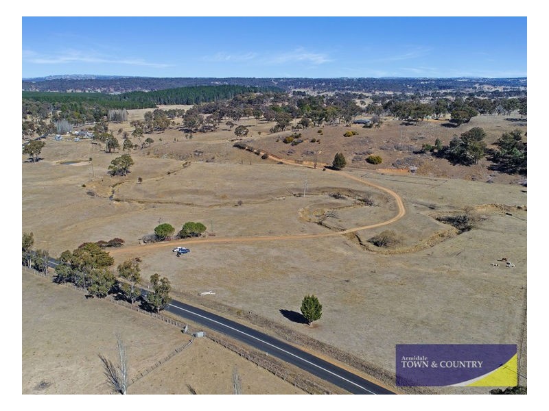 17 Herbert Park Road, Armidale NSW 2350