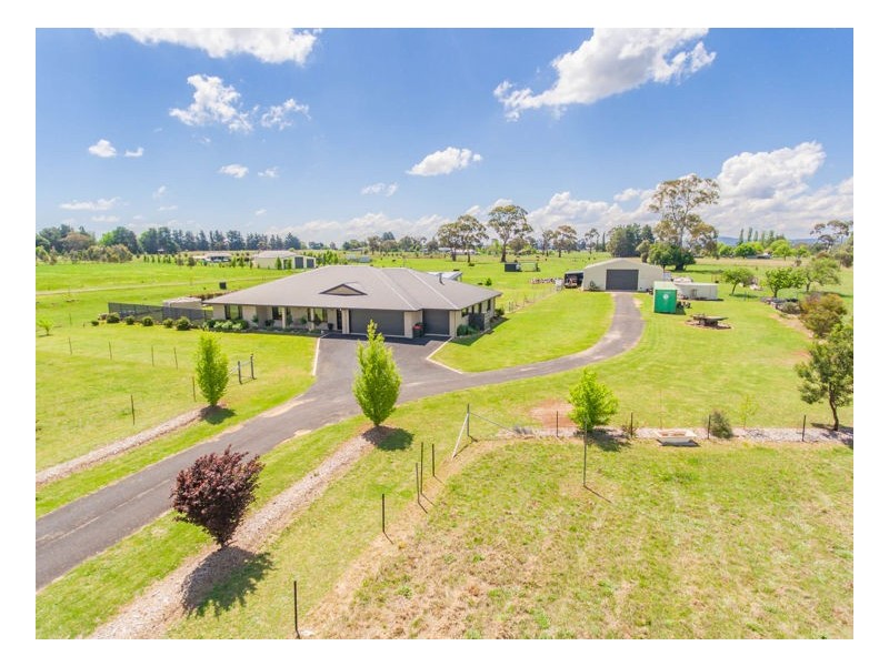 51 Macleay Way, Armidale NSW 2350