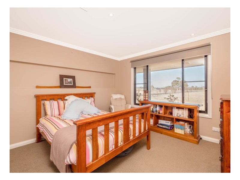 51 Macleay Way, Armidale NSW 2350