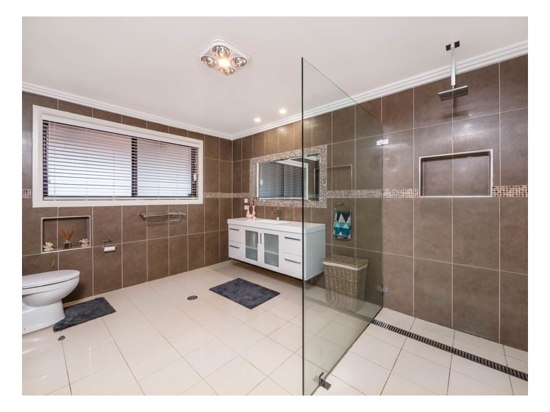 51 Macleay Way, Armidale NSW 2350