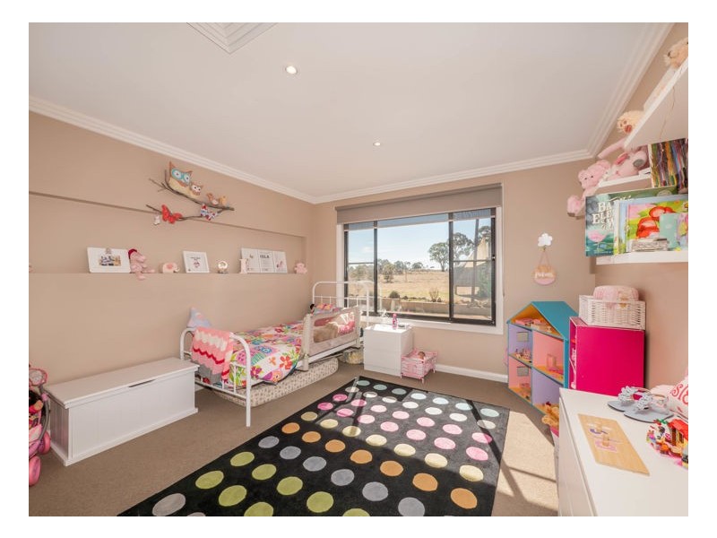 51 Macleay Way, Armidale NSW 2350