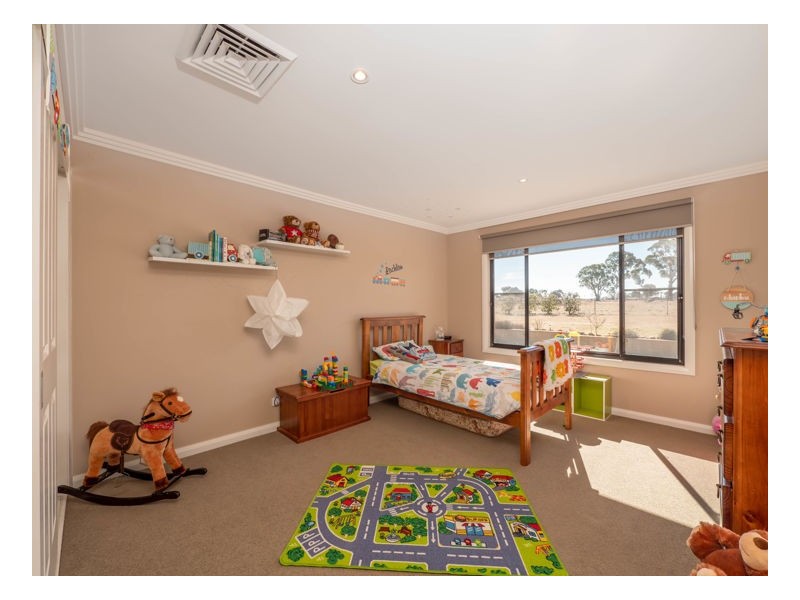 51 Macleay Way, Armidale NSW 2350