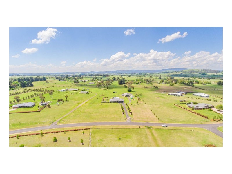 51 Macleay Way, Armidale NSW 2350
