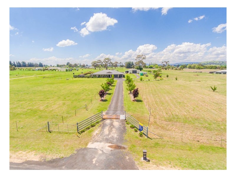 51 Macleay Way, Armidale NSW 2350