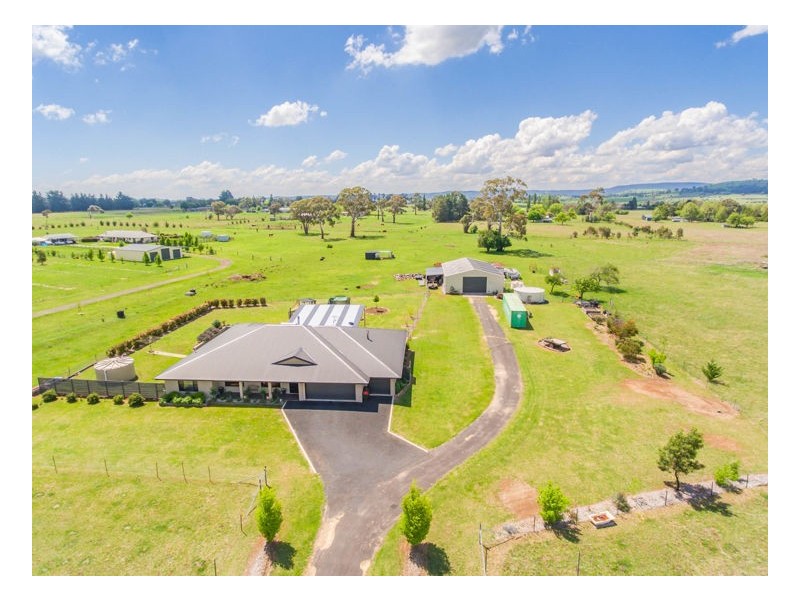 51 Macleay Way, Armidale NSW 2350