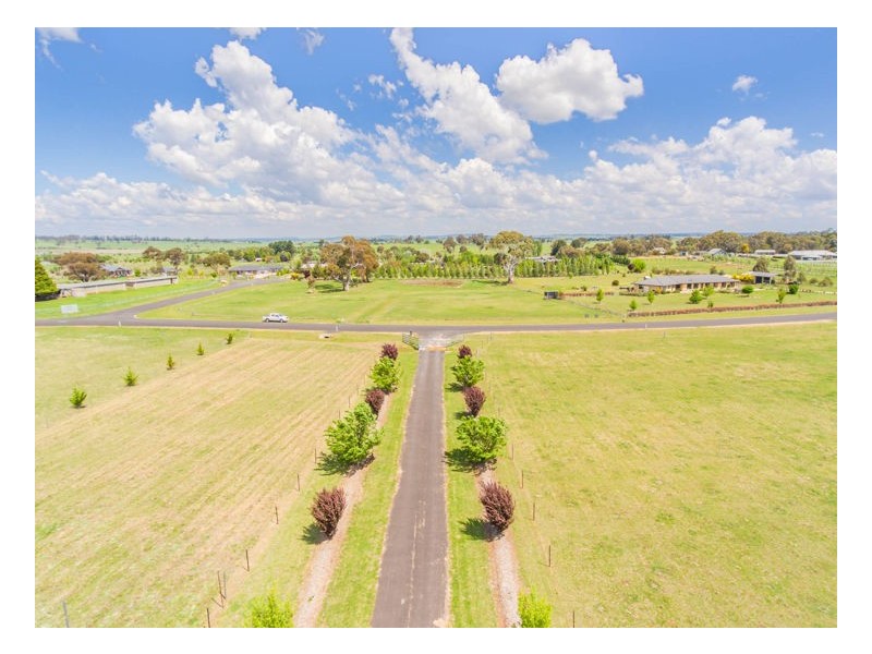 51 Macleay Way, Armidale NSW 2350