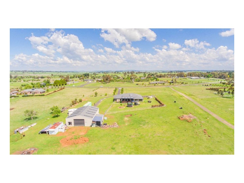 51 Macleay Way, Armidale NSW 2350
