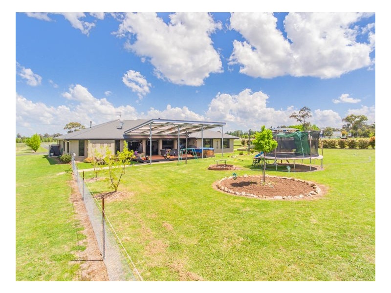 51 Macleay Way, Armidale NSW 2350