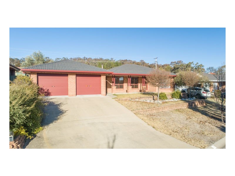 11 Kurrajong Close, Armidale NSW 2350