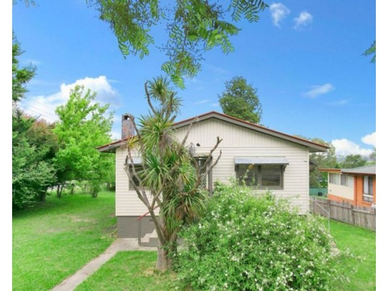 218 Erskine Street, Armidale NSW 2350