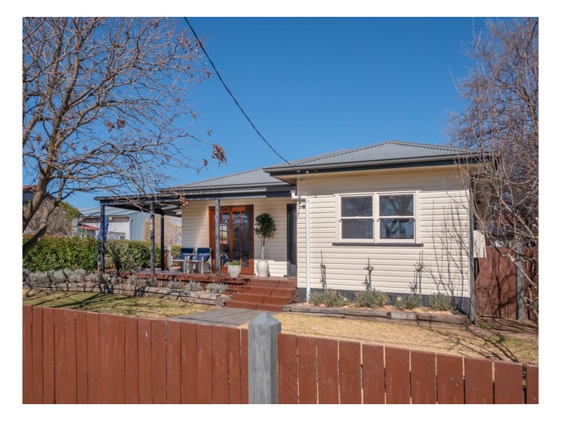 42 Kirkwood Street, Armidale NSW 2350