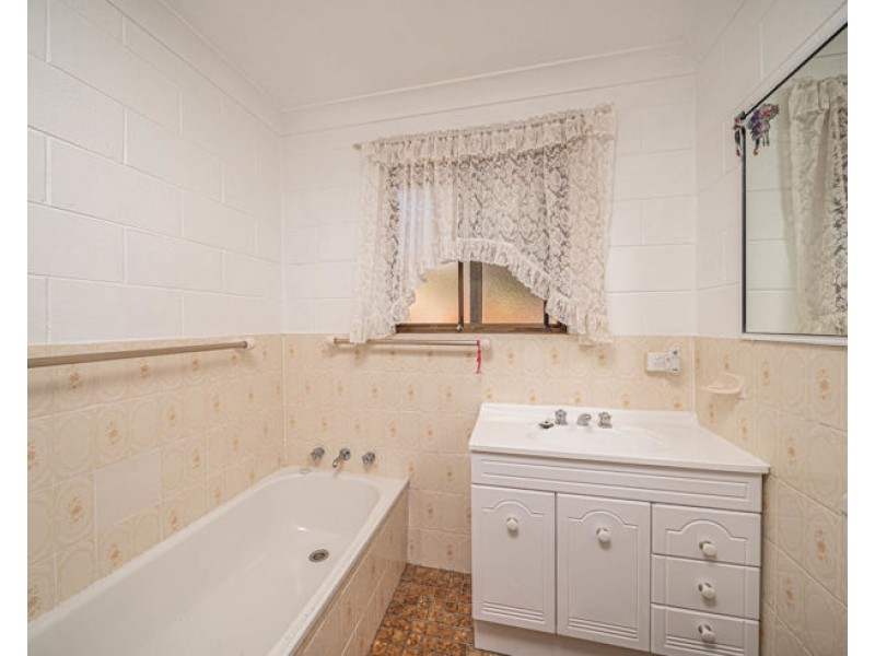 2 Moyes Street, Armidale NSW 2350