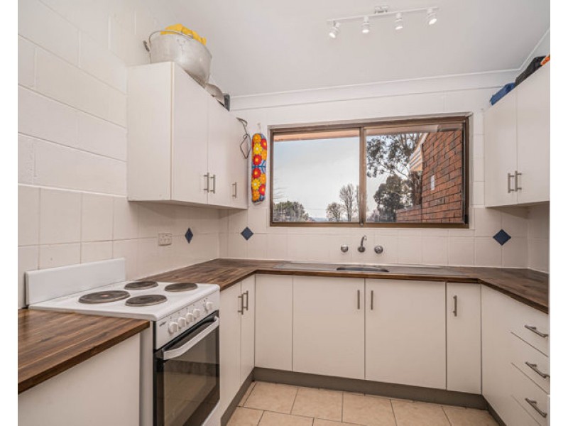 2 Moyes Street, Armidale NSW 2350