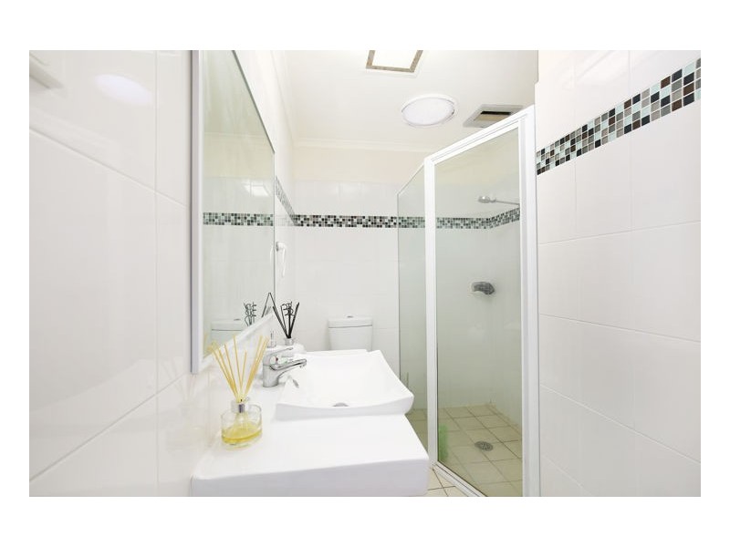2/15 McShane Avenue, Armidale NSW 2350