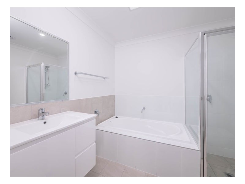 2/10 Yeomans Road, Armidale NSW 2350