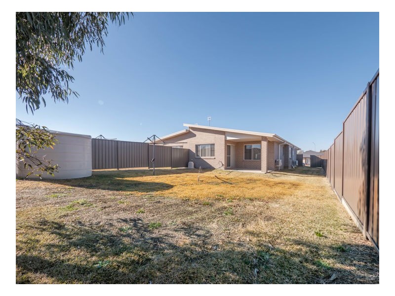 2/10 Yeomans Road, Armidale NSW 2350