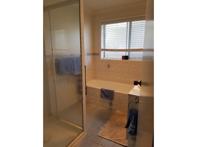 22 Yallambee Avenue, Armidale NSW 2350