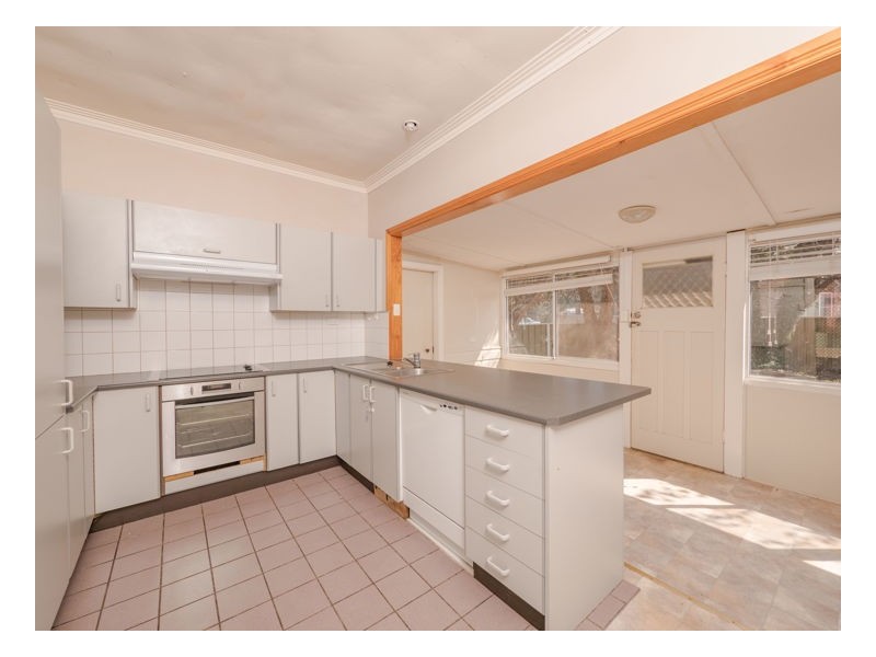 12 Samuelson Crescent, Armidale NSW 2350