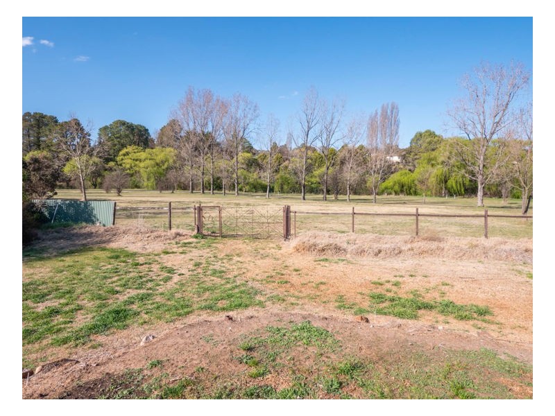 20 McIntosh Crescent, Armidale NSW 2350
