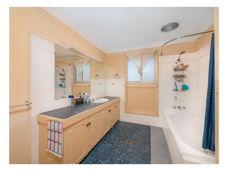 20 Freeman Crescent, Armidale NSW 2350