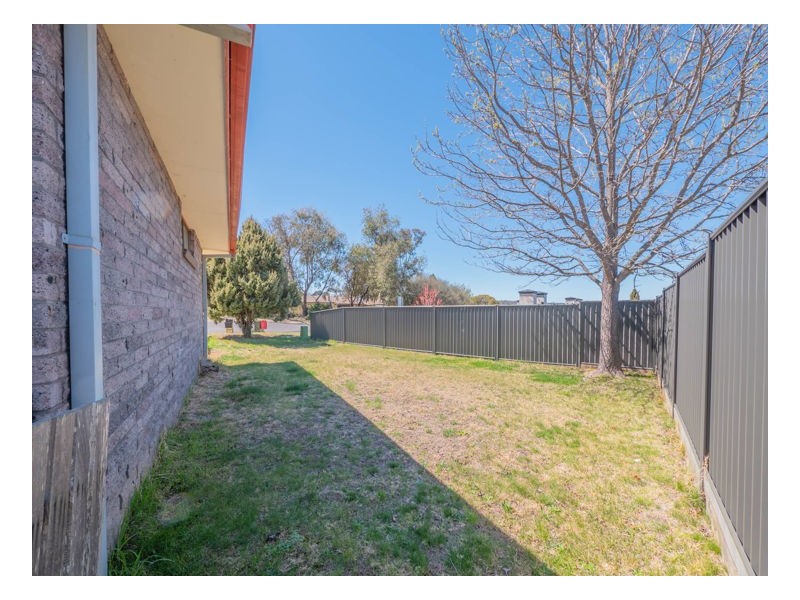 20 Freeman Crescent, Armidale NSW 2350