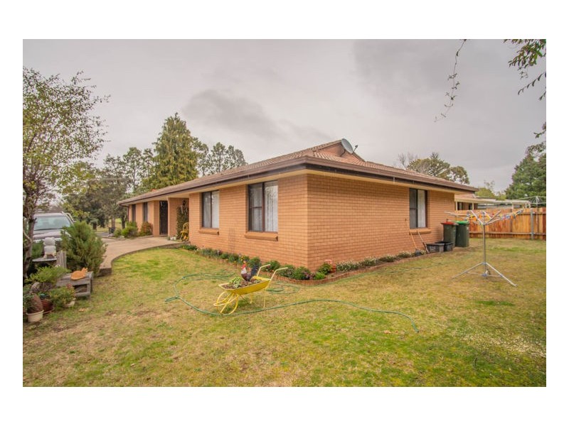 7 Duval Street, Armidale NSW 2350