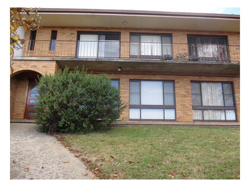 2/197 Donnelly Street, Armidale NSW 2350